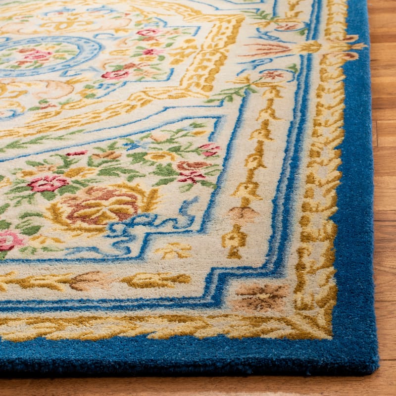 SAFAVIEH Handmade Savonnerie Abbigail Traditional Oriental Wool Rug
