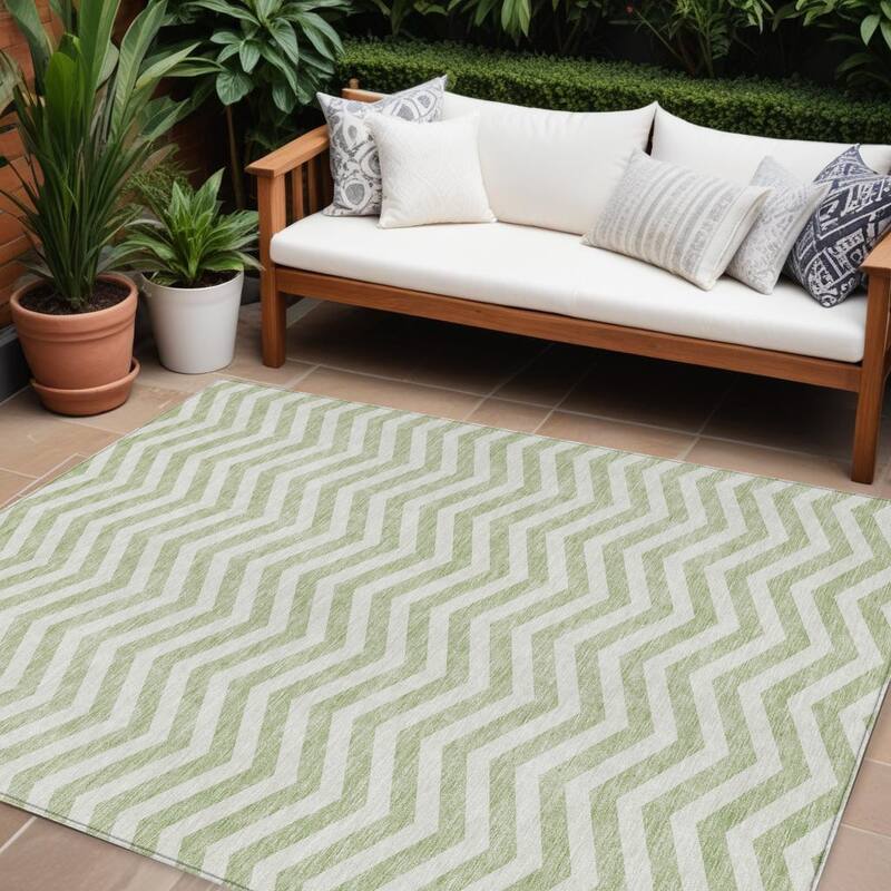 HomeRoots Chevron Transitional Rectangle Outdoor Rug - 9' X 12'