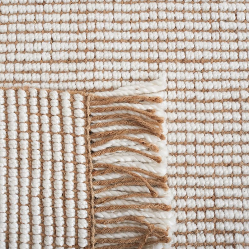 SAFAVIEH Handmade Natural Fiber Reneta Jute Fringe Rug