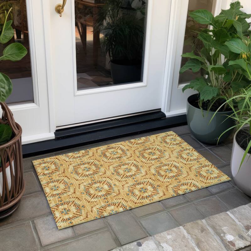 Machine Washable Indoor/ Outdoor Modern Frontenac Chantille Rug - Gold - 1'8" x 2'6"