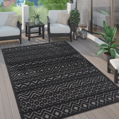 Indoor & Outdoor Rug With Boho Trellis High-Low Pattern