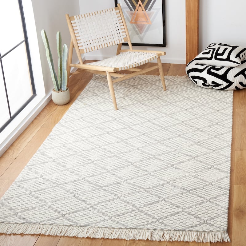 SAFAVIEH Handmade Natura Elgin Wool Fringe Rug - 8' x 10' - Ivory/Grey