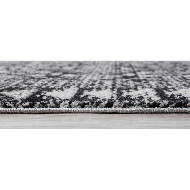 Bergamo Collection Black/Gray Tribal Design Transitional Area Rug