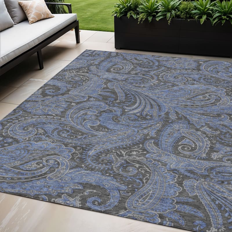 HomeRoots Paisley Transitional Rectangle Outdoor Rug - 5' X 8'
