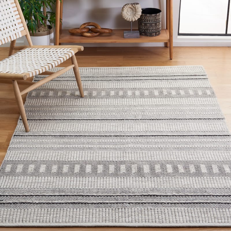 SAFAVIEH Handmade Natura Crispina Wool Rug - 4' x 6' - Grey/Black