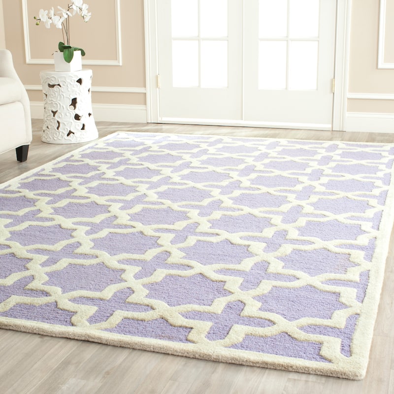 SAFAVIEH Handmade Cambridge Remedios Geometric Wool Rug - 4' x 6' - Lavander/Ivory