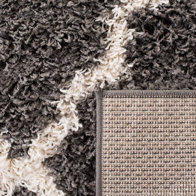 SAFAVIEH Dallas Shag Hacer Trellis 1.5-inch Thick Rug