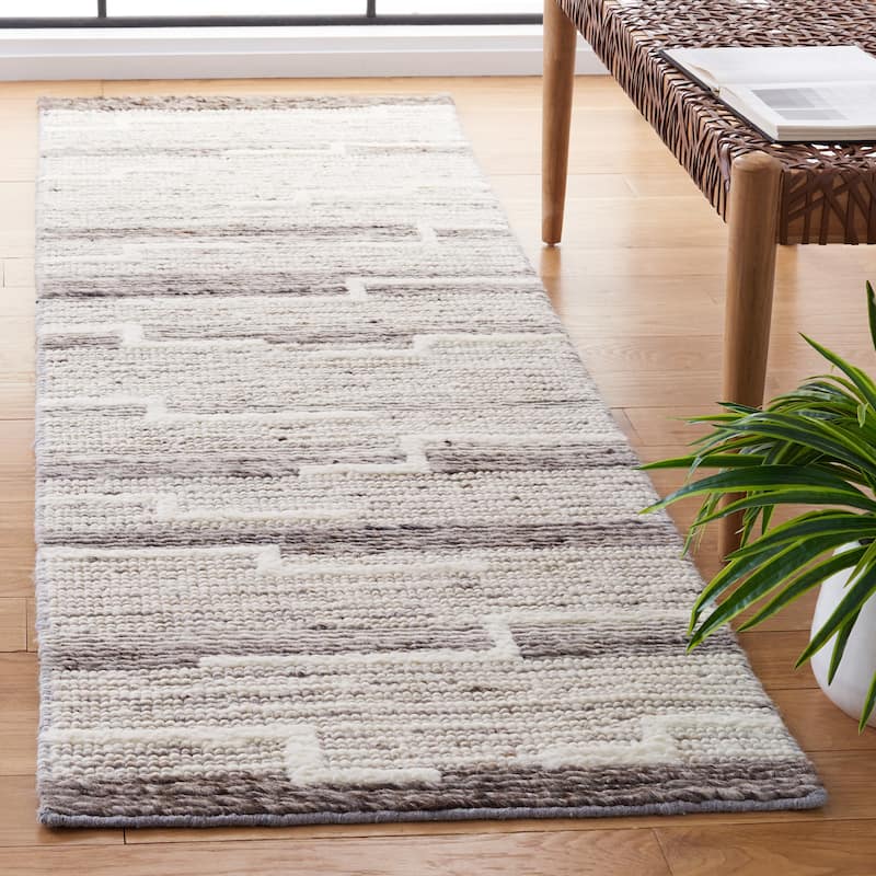 SAFAVIEH Handmade Casablanca Shag Gratianne Stripe Wool Rug