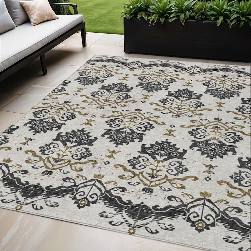 HomeRoots Oriental Transitional Rectangle Outdoor Rug - 5' X 8'