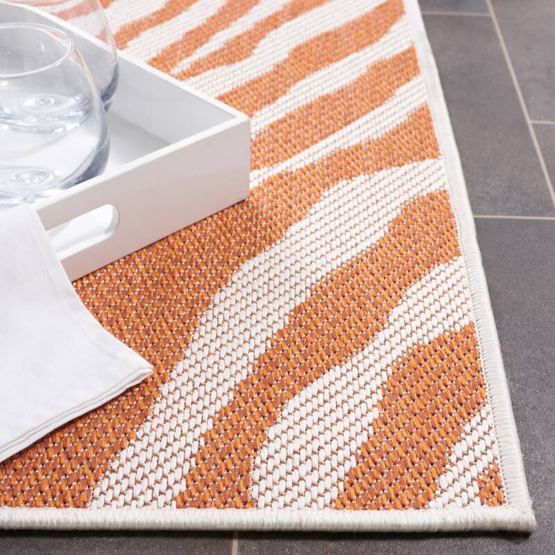 SAFAVIEH Bermuda Edeline Geometric Indoor/Outdoor Waterproof Rug