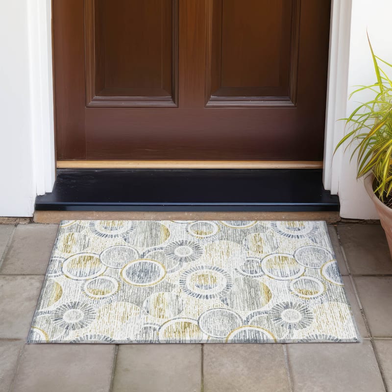 Machine Washable Indoor/Outdoor Contemporary Wheels Chantille Rug - Ivory - 1'8" x 2'6"