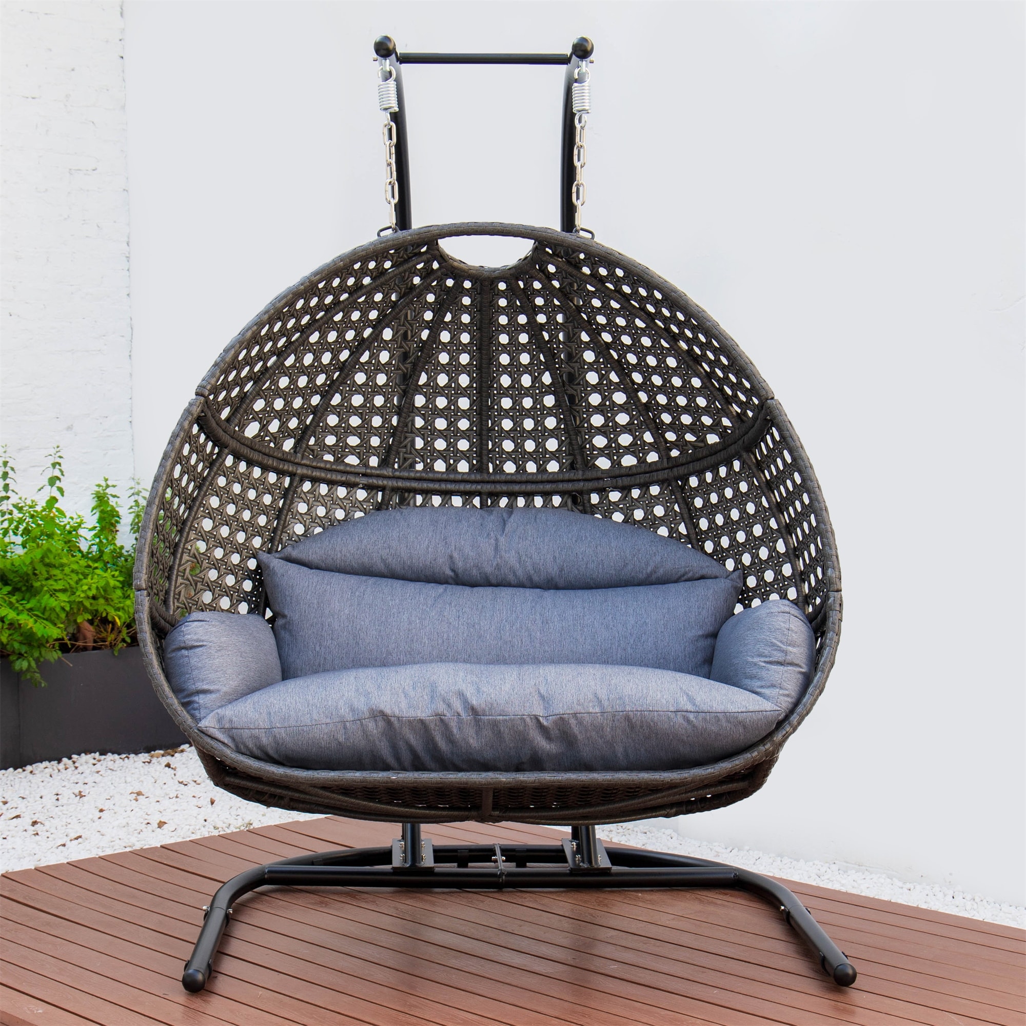 Wicker swing chair with stand top