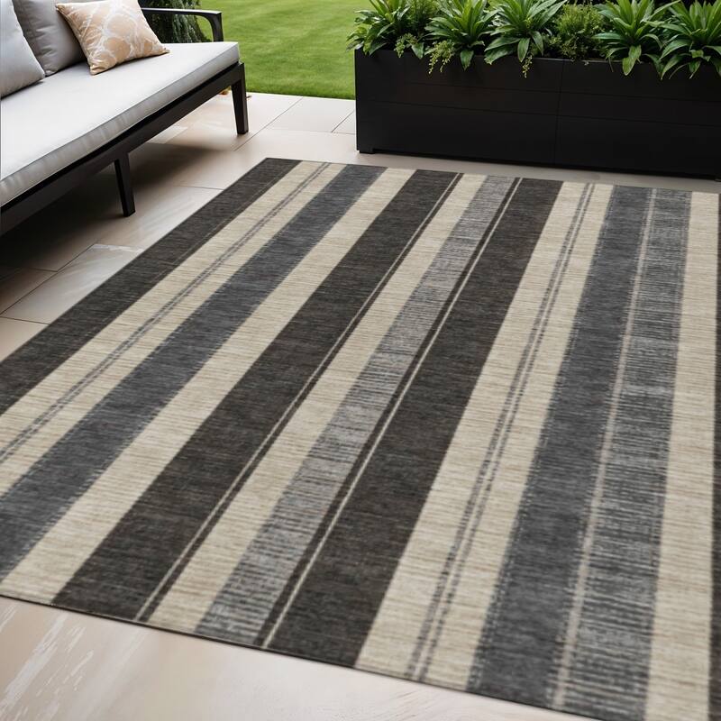 HomeRoots Striped Transitional Rectangle Outdoor Rug - 5' X 8'