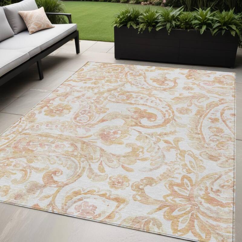 HomeRoots Paisley Transitional Rectangle Outdoor Rug - 5' X 8'