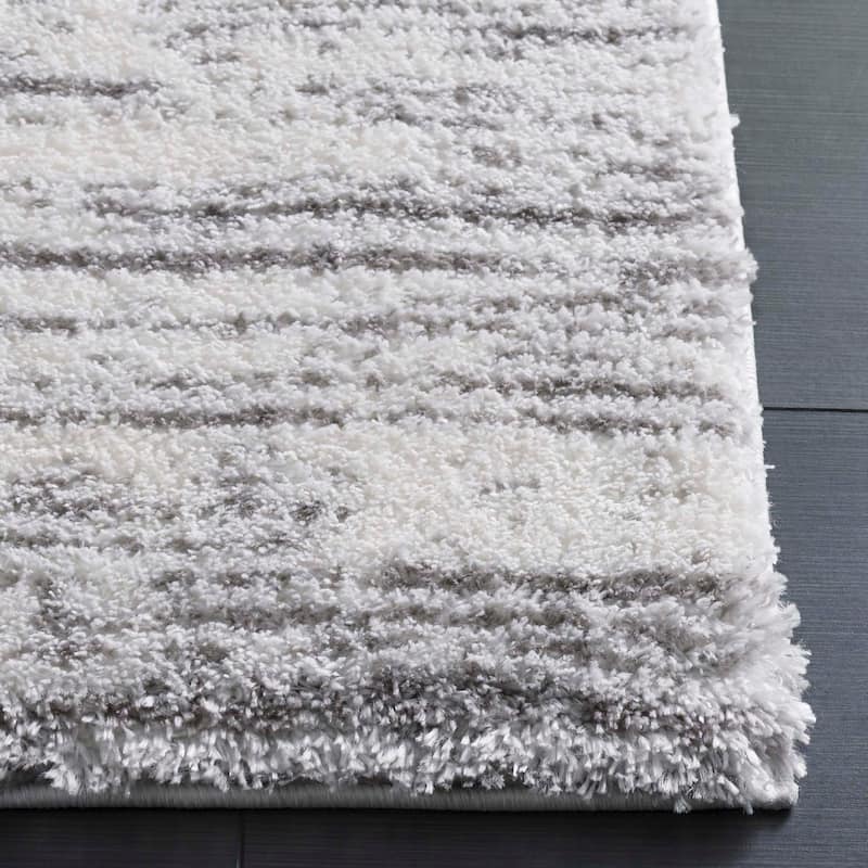 SAFAVIEH Jasmine Renae Glam 1.6-inch Shag Rug