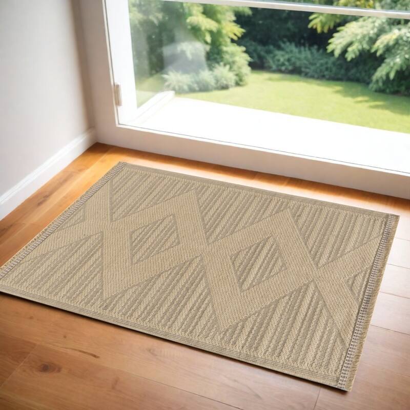 HomeRootsGeometric Modern Rectangle Area Rug - 48' X '24' X '0.25 - 48' X '24' X '0.25 - Beige/Natural