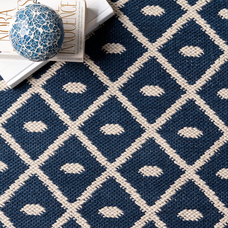 Nuloom Geometric Quinn Flatweave Corner Tassel Area Rug