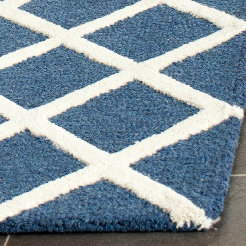 SAFAVIEH, Handmade Cambridge Siire Moroccan Trellis Wool Rug
