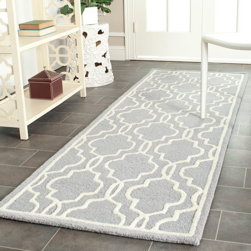 SAFAVIEH Handmade Cambridge Philine Geometric Wool Rug - 2'6" x 12' Runner - Silver/Ivory