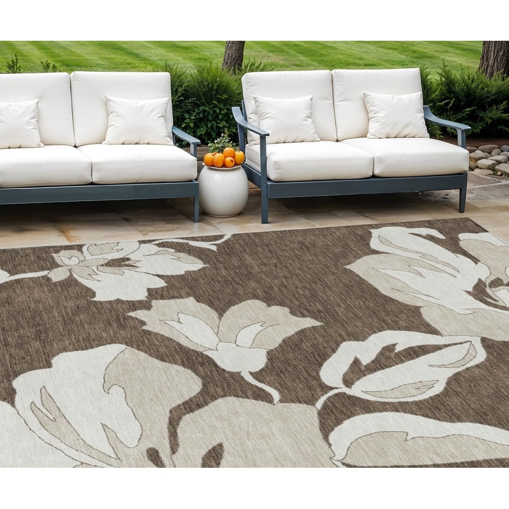 HomeRoots Floral Transitional Rectangle Outdoor Rug