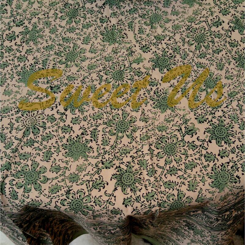 Pretty Daisy Chain Floral Block Print Cotton Tablecloth Collection