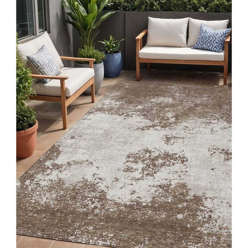 HomeRoots Abstract Transitional Rectangle Outdoor Rug - 5' X 8'