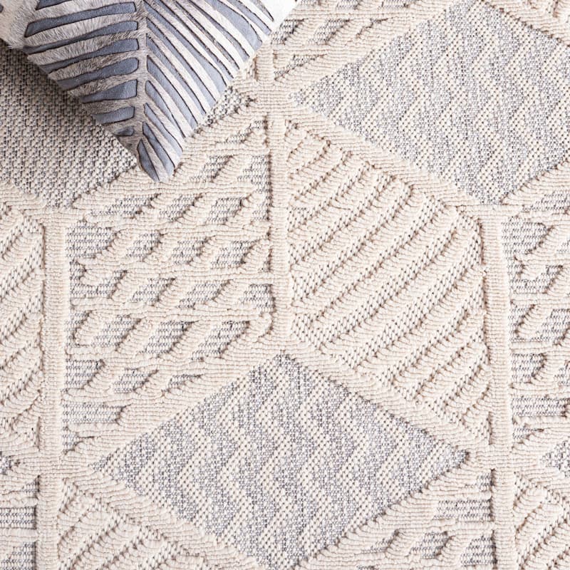 SAFAVIEH Milos Deloris Casual Rug