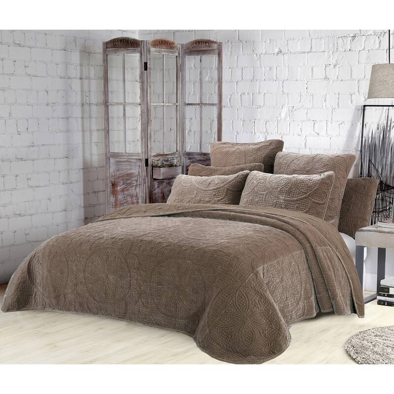 Estate Collection Joanna Velvet Quilt Set