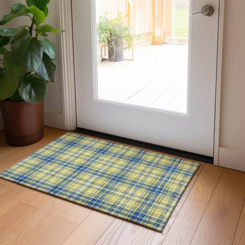 Machine Washable Indoor/ Outdoor Plaid Chantille Rug - Yellow - 1'8" x 2'6"