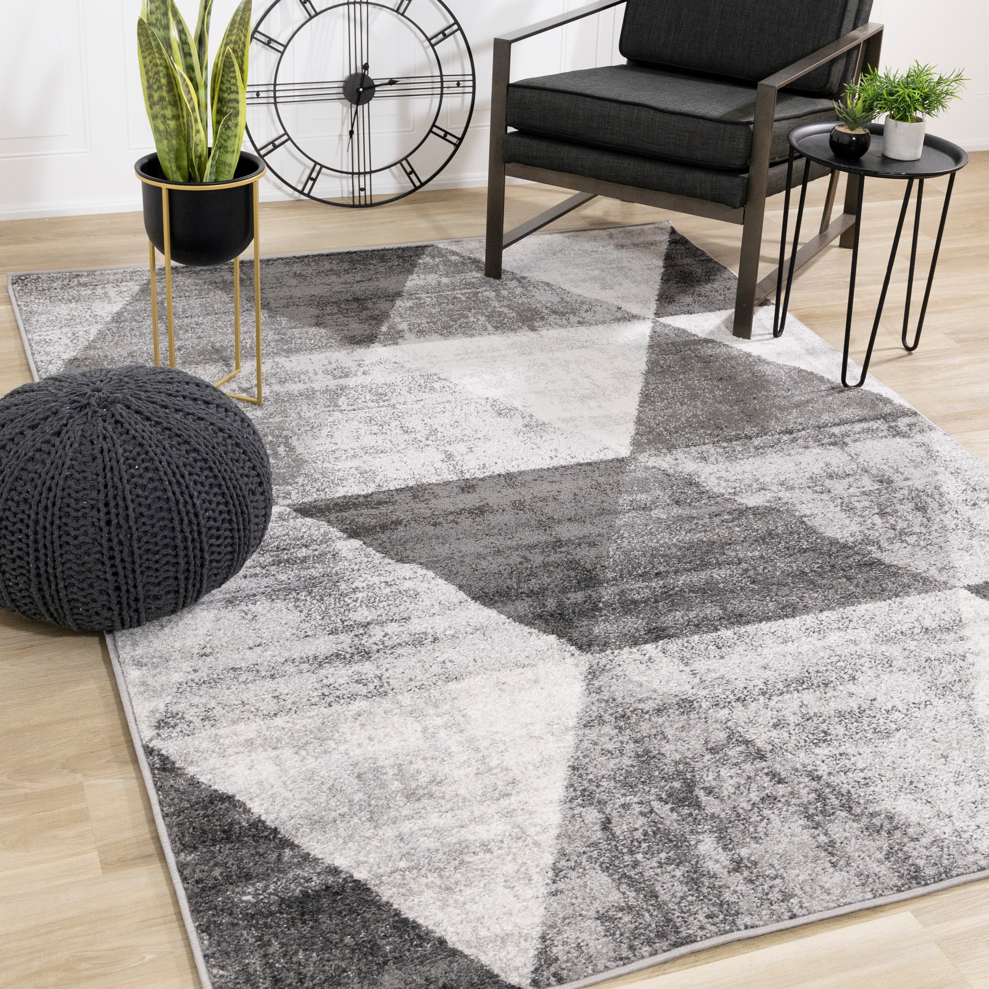Flynn Collection - Grey/Cream Distressed Diamonds Rug