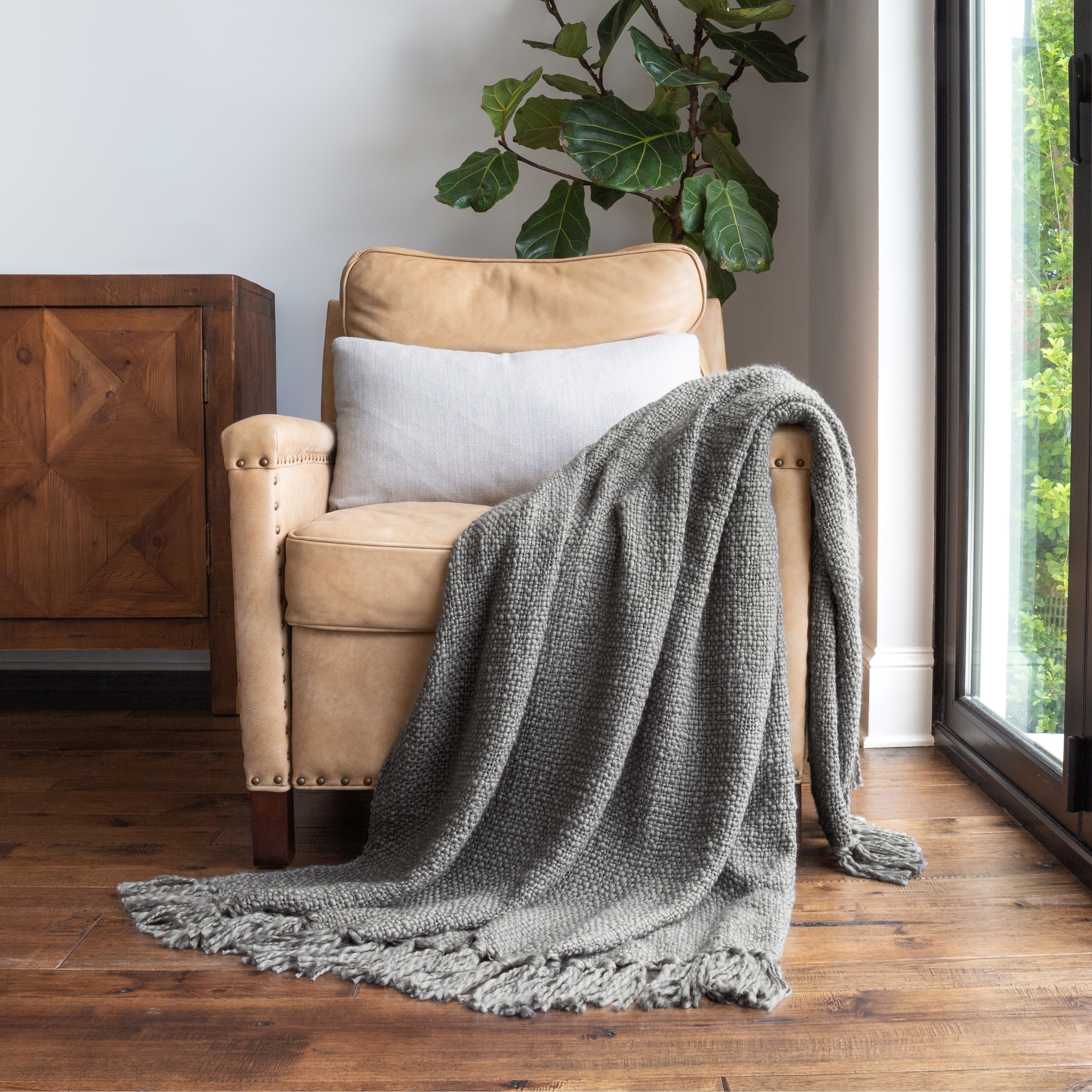 Blanket with online fringed edges