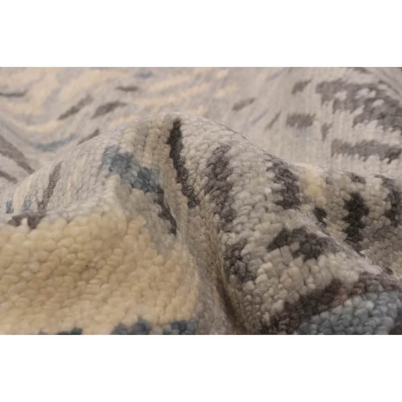 ECARPETGALLERY Hand-knotted Mystique Light Grey Wool Rug - 6' 7" x 10' 2"