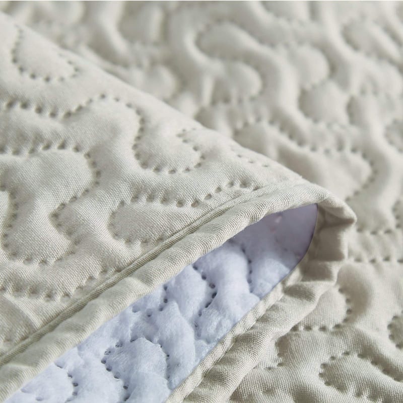 3-piece Fashionable Solid Embossed Quilt Set Bedspread Cover