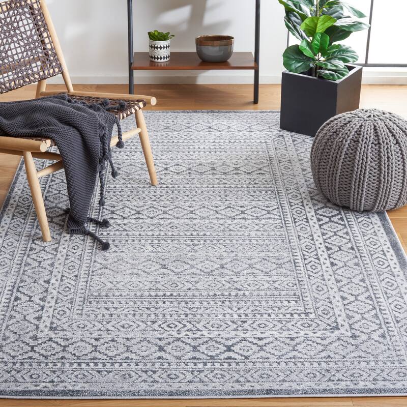 SAFAVIEH Toscana Amber Geometric Rug - 6'7" Square - Grey/Ivory