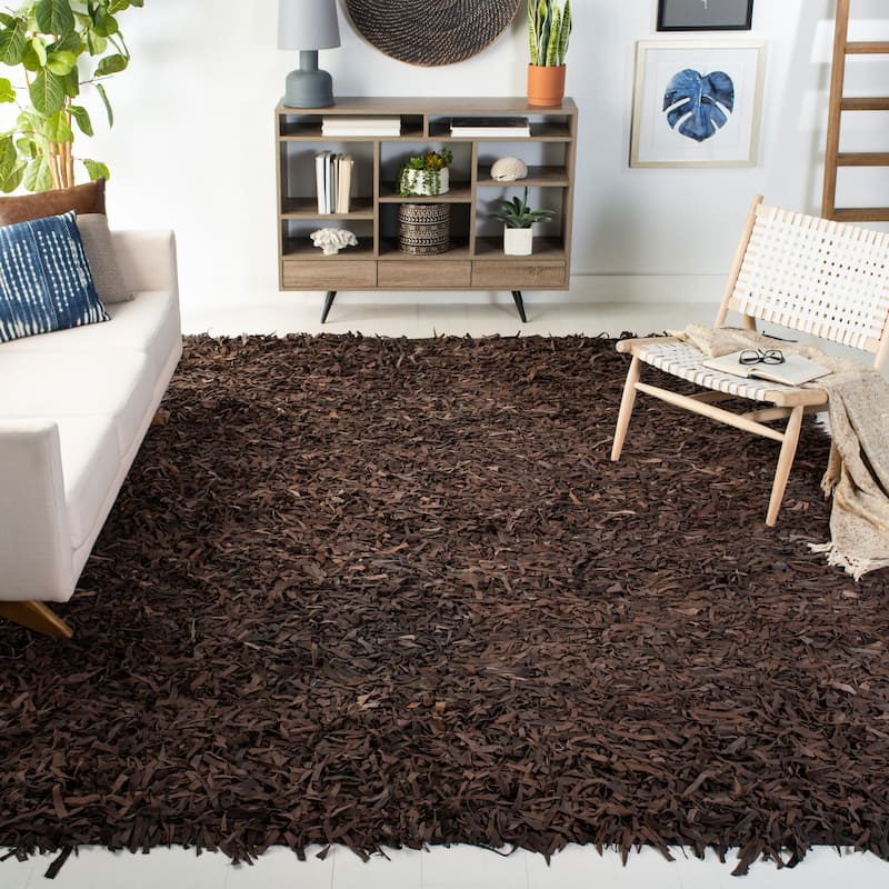 SAFAVIEH Handmade Leather Shag Blayne Modern Leather Rug - 6' x 9' - Dark Brown