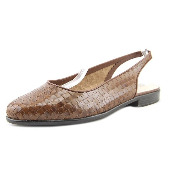 Trotters Lucy Cognac Pumps