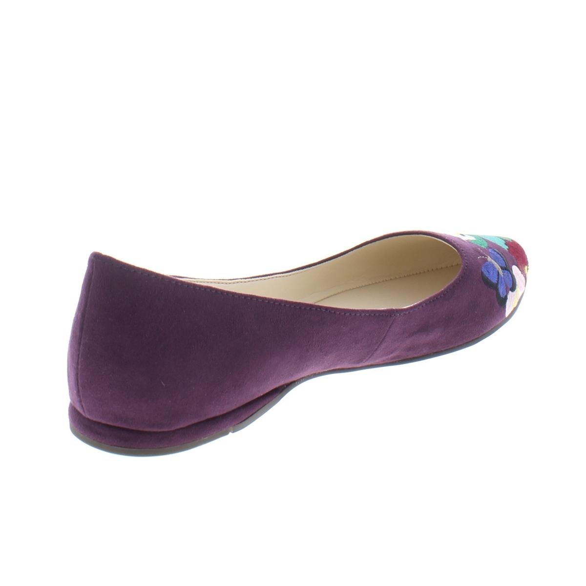 nine west embroidered flats