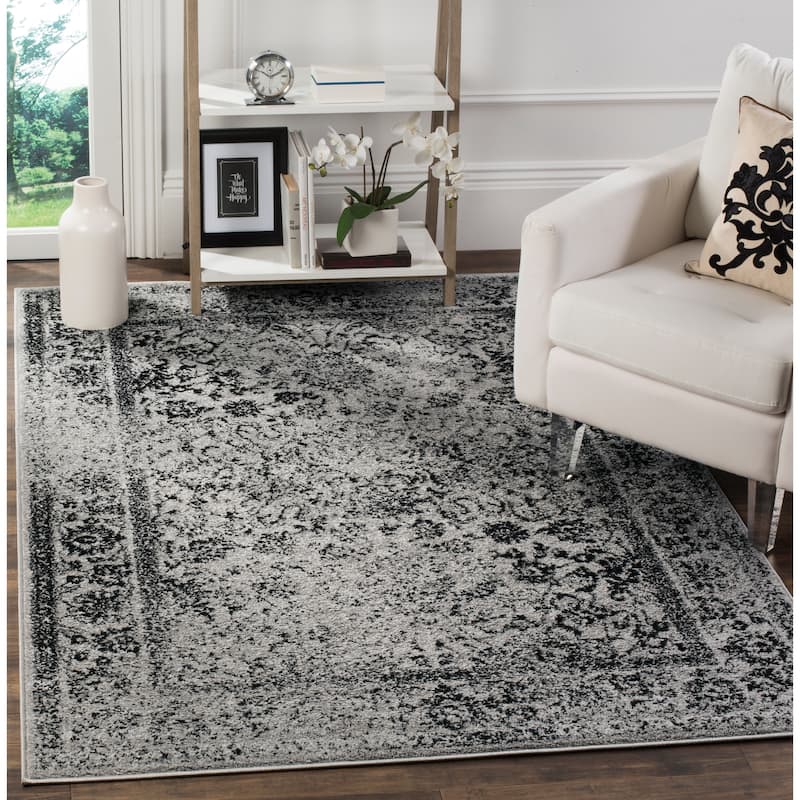 SAFAVIEH Adirondack Dakota Rustic Shabby Chic Distressed Rug - 4' x 6' - Grey/Black - Rectangle