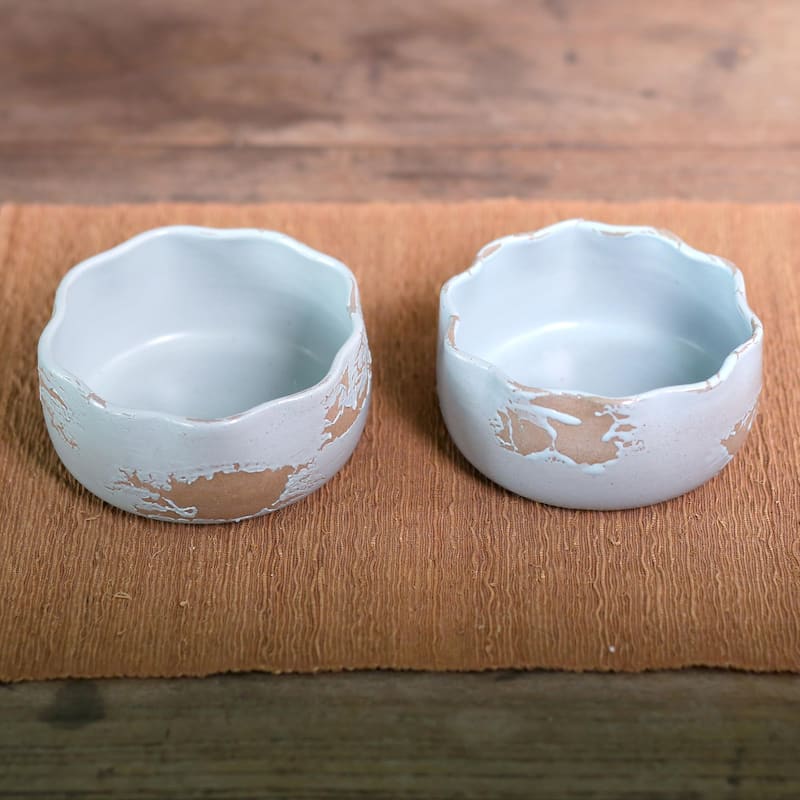 Novica Handmade Two Minds Ceramic Salad Bowls (Pair)