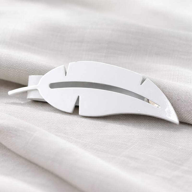 Metal Feather Tieback With Magnet Plume Black - 6.8"L x 2"W x 1"D