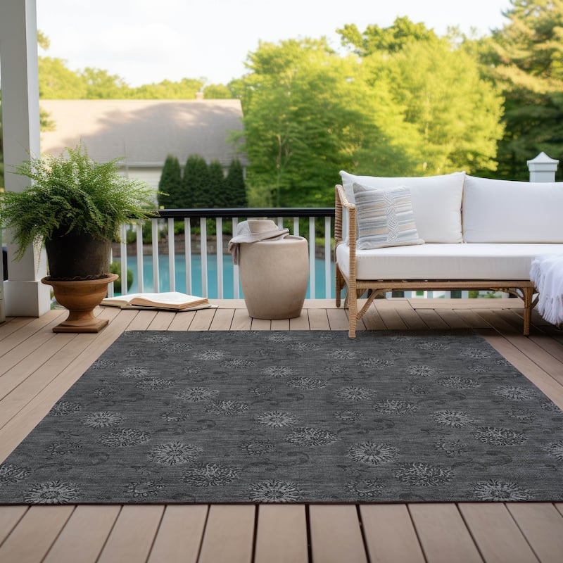 Machine Washable Indoor/ Outdoor Chantille Floral Burst Rug