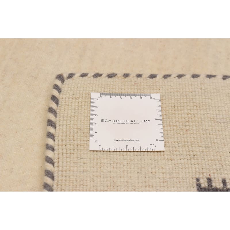Kashkuli Gabbeh Cream Rug 4'11" x 4'11" - 4'11 x 4'11