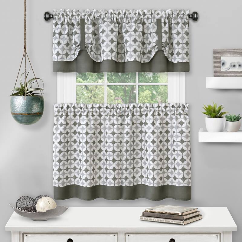 Achim Buono II Bradford Curtain Rod and Finial Set