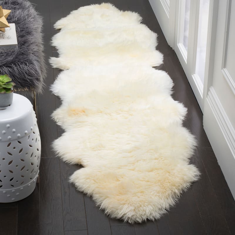 SAFAVIEH Handmade Natural Sheepskin Leanca 3.4-inch Thick Rug - 2' x 8'5" Runner - White - Runner