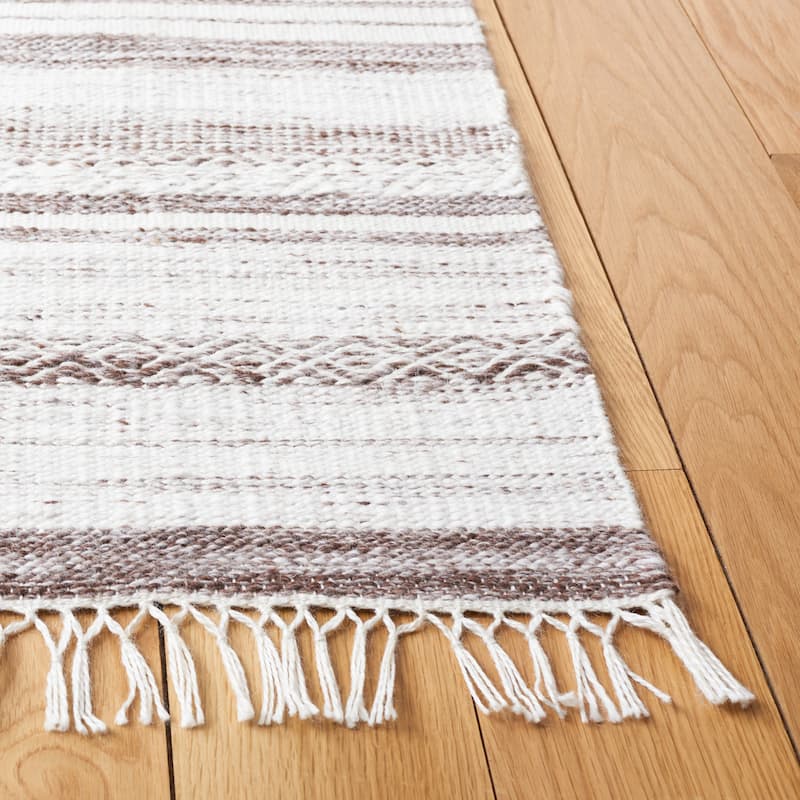 SAFAVIEH Striped Kilim Gudrun Boho Fringe Rug