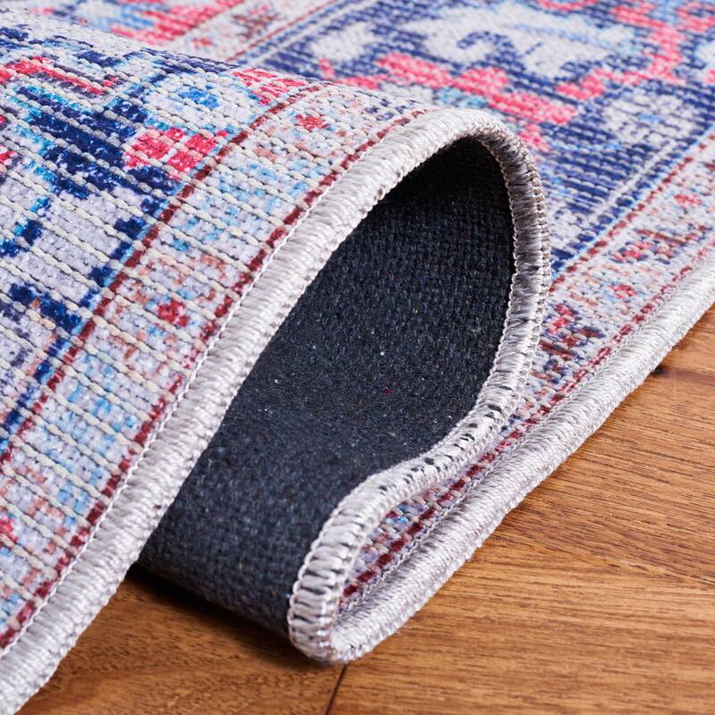 SAFAVIEH Serapi Machine Washable Sebiha Medallion Distressed Rug