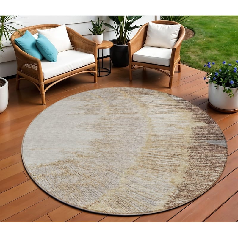 HomeRoots Abstract Transitional Rectangle Outdoor Rug - 8' Round