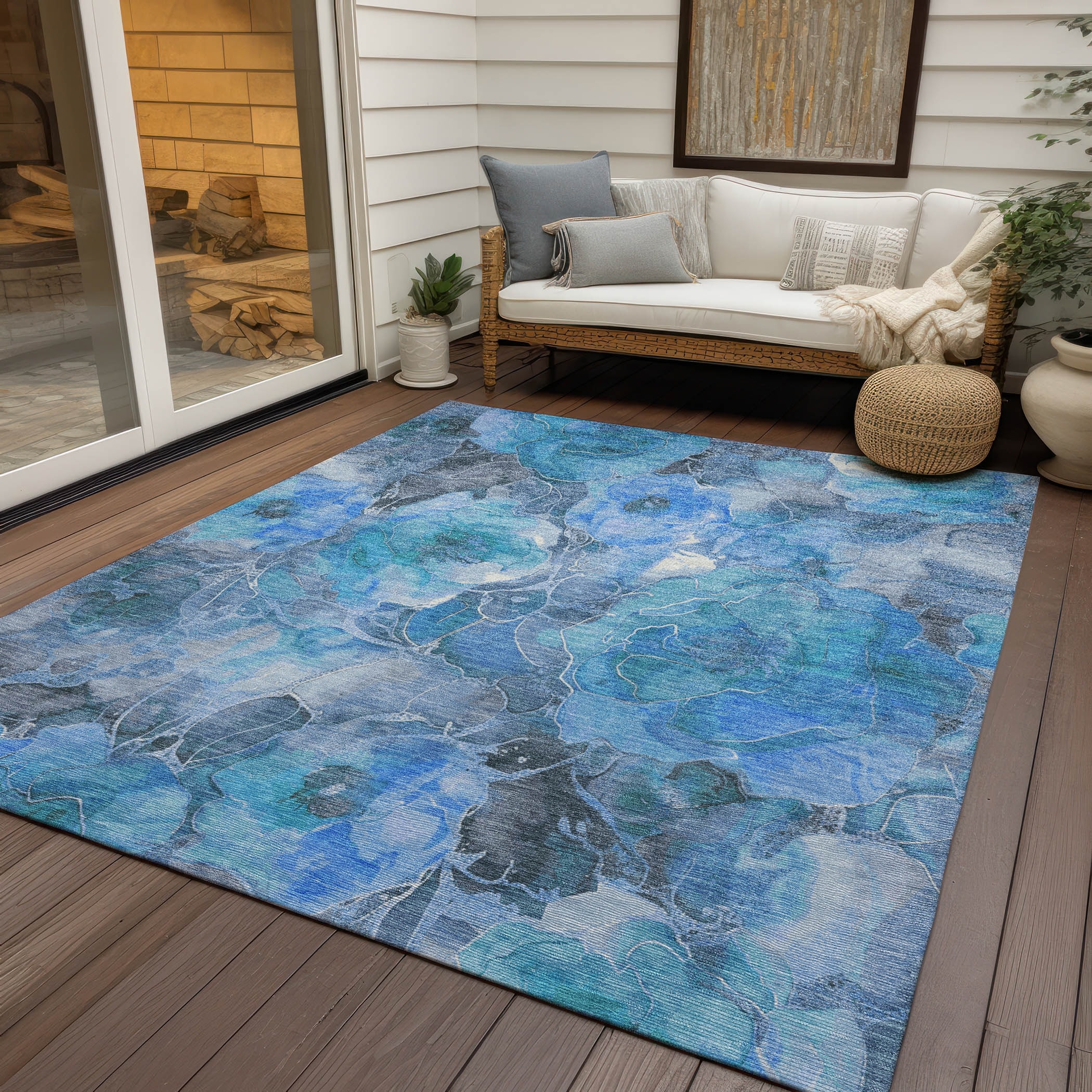 Machine Washable Indoor/ Outdoor Modern Floral Chantille Rug