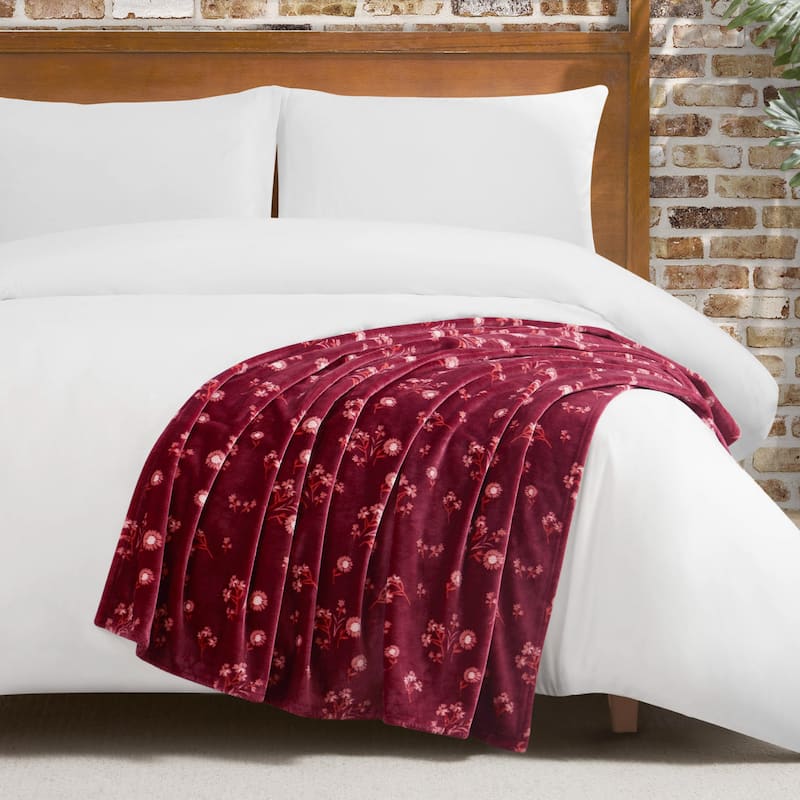 Lucky Brand Daisy Plush Throw Blanket - 50"x70" - Red