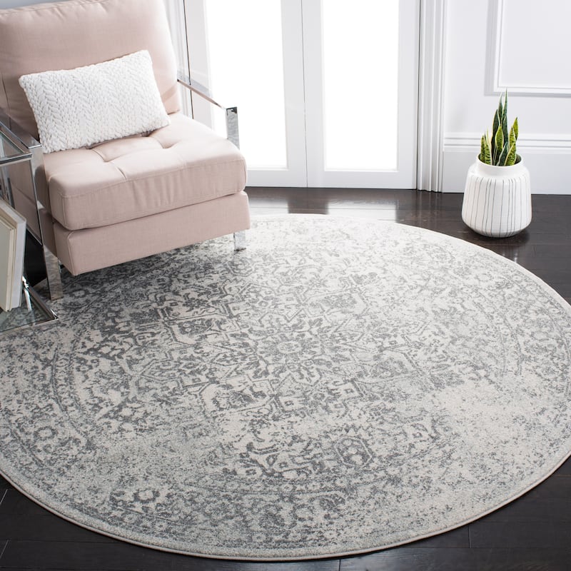 SAFAVIEH Evoke Quinn Vintage Distressed Rug - 6'7" Round - Ivory/Grey - Round